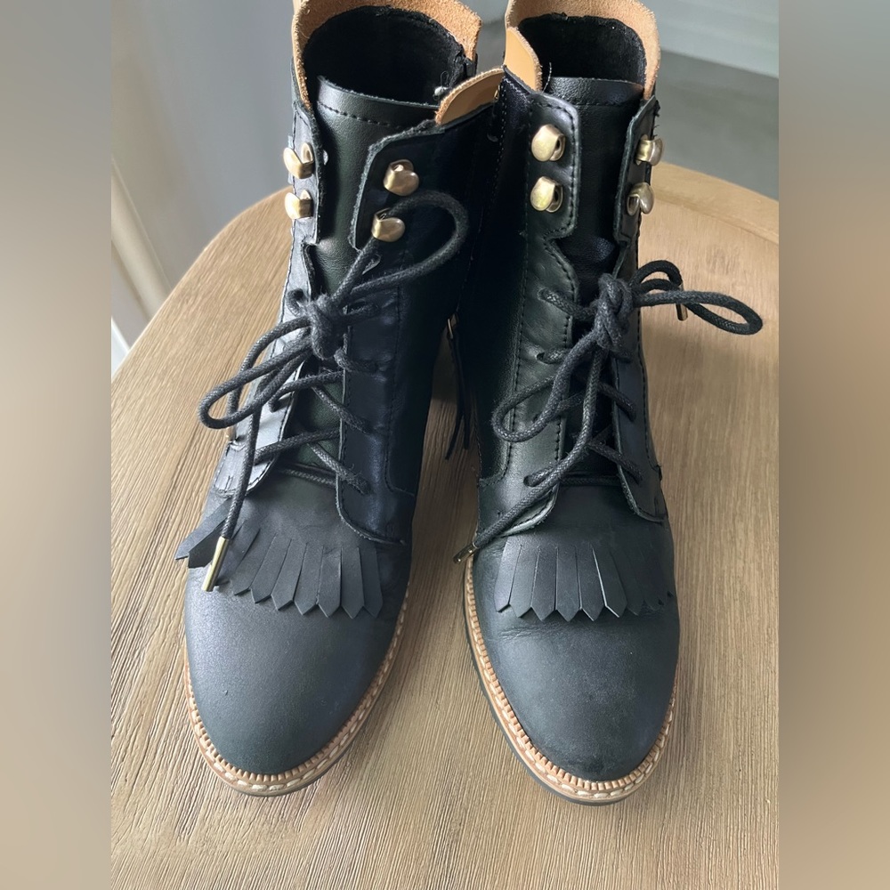 Toms Rare Nolita Black and Tan Leather Boots